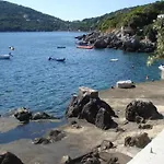 Apartman Rose - Romantic Double With Balcony And Sea View No 1 Molunat