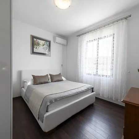 Rose - Romantic Double With Balcony And Sea View No 1 * Molunat