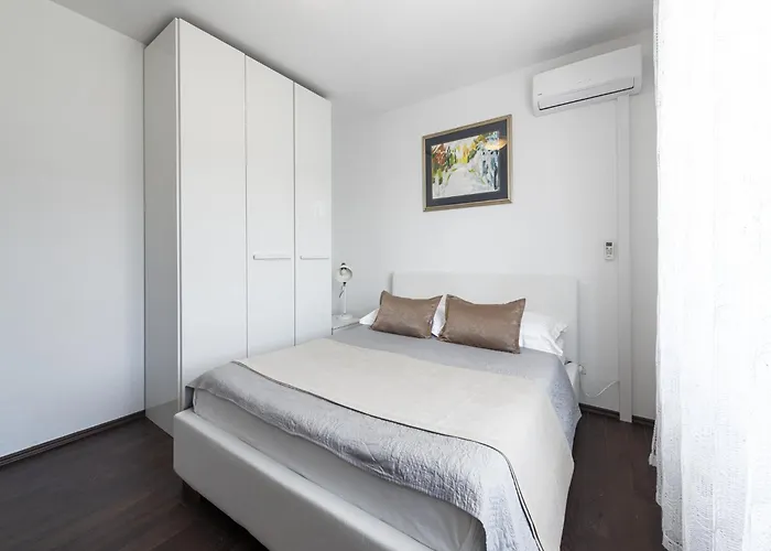 Rose - Romantic Double With Balcony And Sea View No 1 *