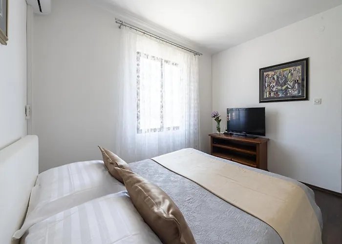 Rose - Romantic Double With Balcony And Sea View No 1